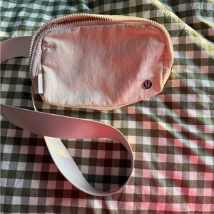 Lululemon Everywhere Belt Bag with Long Strap 1L